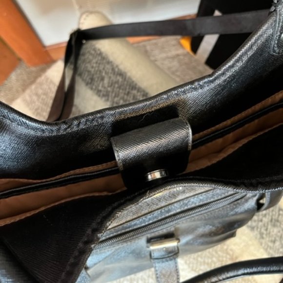 Etienne Aigner Large Black Leather Computer Bag/Tote. Pockets and Compartments - Picture 9 of 16